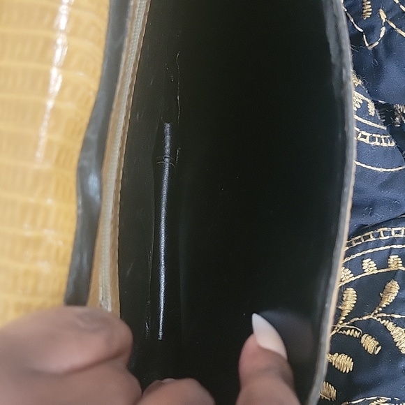 Purse - Picture 3 of 3